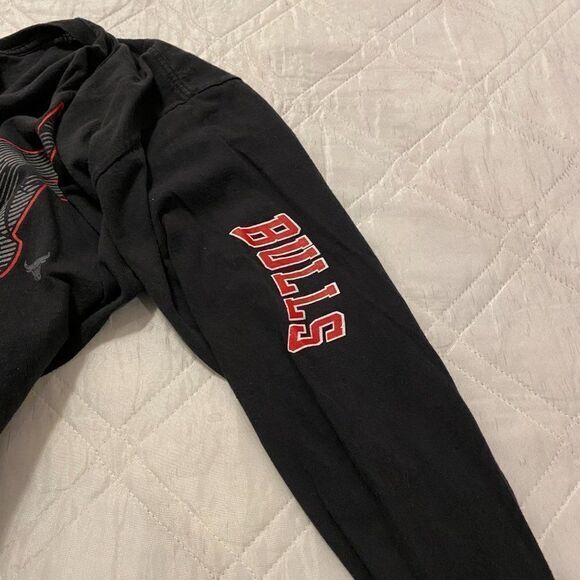 NBA Chicago Bulls Majestic Black long sleeve shirt XL - Picture 3 of 4
